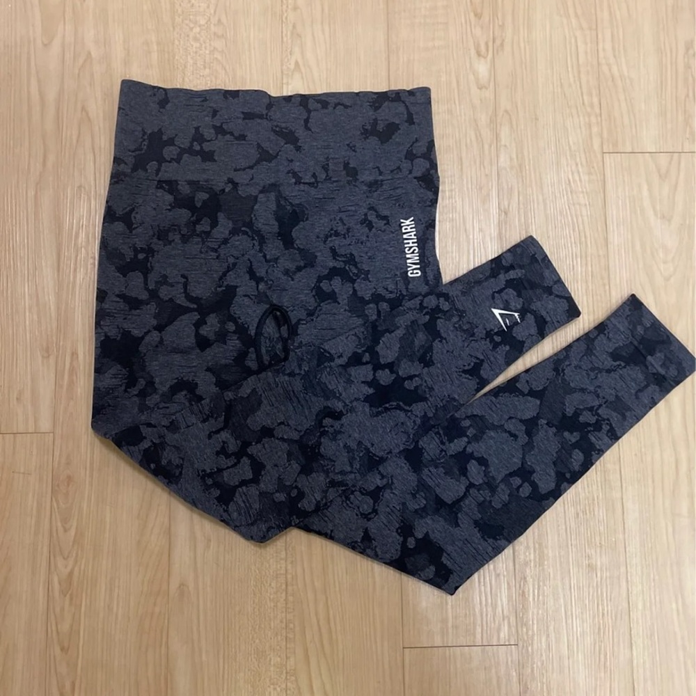 Gym Shark Camo Adapt Leggings Size M